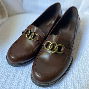Vintage leather George brown & gold with chain loafers